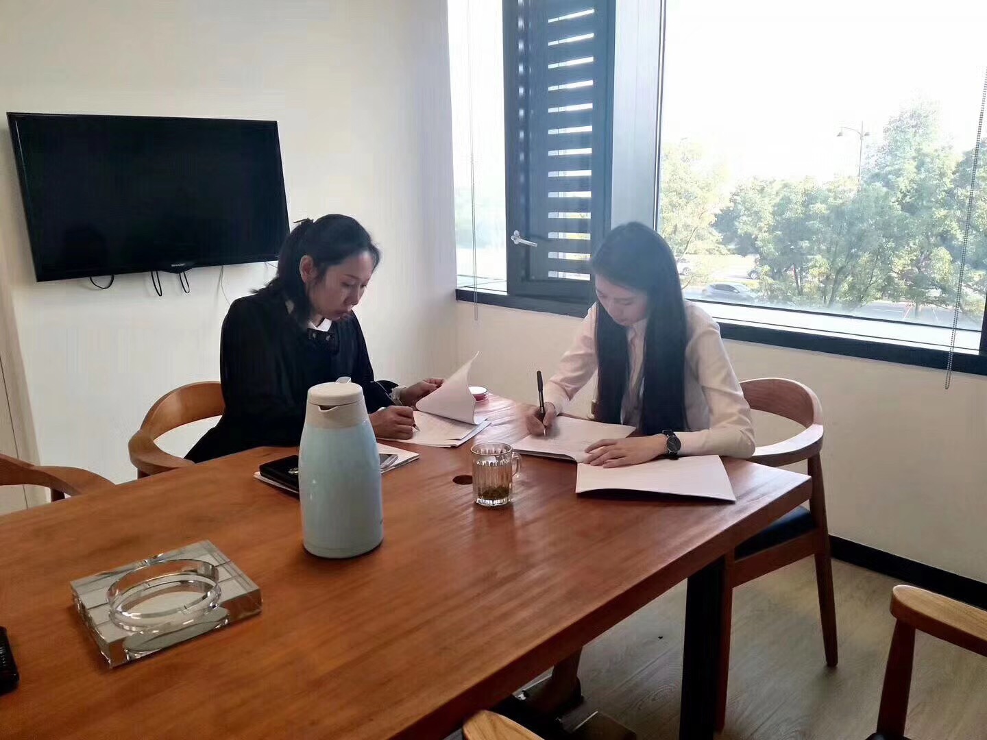 熱烈祝賀閔總、楊總簽約創(chuàng)綠家鶴崗市區(qū)級代理！