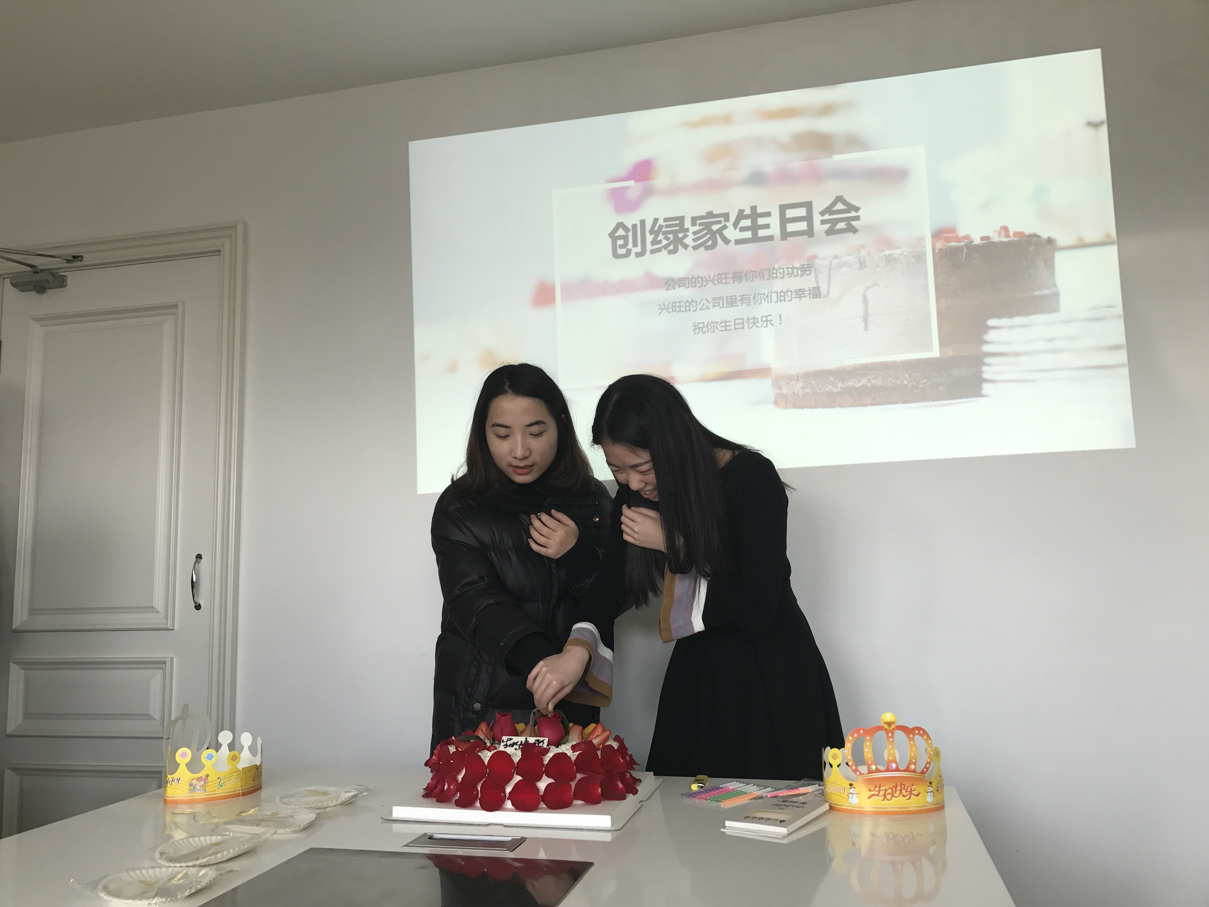 【1月生日會(huì)】本月壽星只有美少女，拍圖拍到小編手機(jī)內(nèi)存不夠啦！