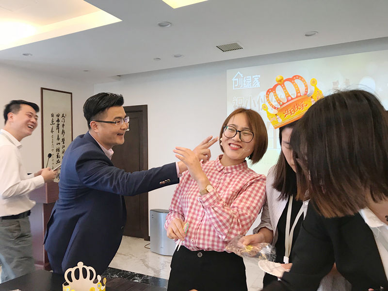 【4月生日會(huì)】業(yè)務(wù)很硬核，而我們只是甜美小公舉