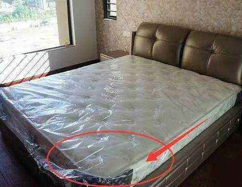 床墊薄膜要撕?jiǎn)?？不僅要撕還要除甲醛！