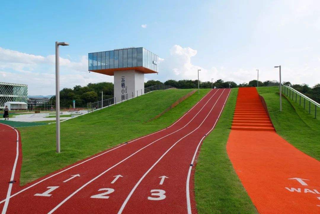 對“毒跑道”說不，中小學(xué)塑膠跑道出強(qiáng)制新國標(biāo)：甲醛不得高于0.4mg