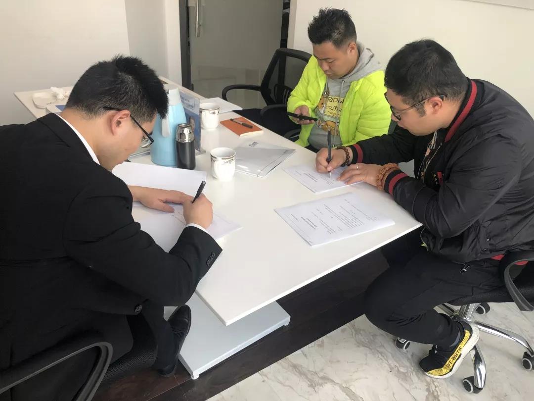 熱烈祝賀馬總、張總簽約創(chuàng)綠家天津市區(qū)級代理！