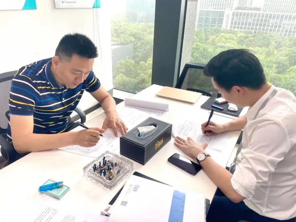 熱烈祝賀陳總簽約創(chuàng)綠家江蘇省鹽城市區(qū)級代理！