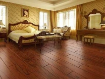 板材中的甲醛含量如何看，教你選一款健康環(huán)保又適合的地板！