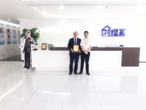 熱烈祝賀尚總、鄧總夫婦簽約創(chuàng)綠家四川省市級(jí)代理！